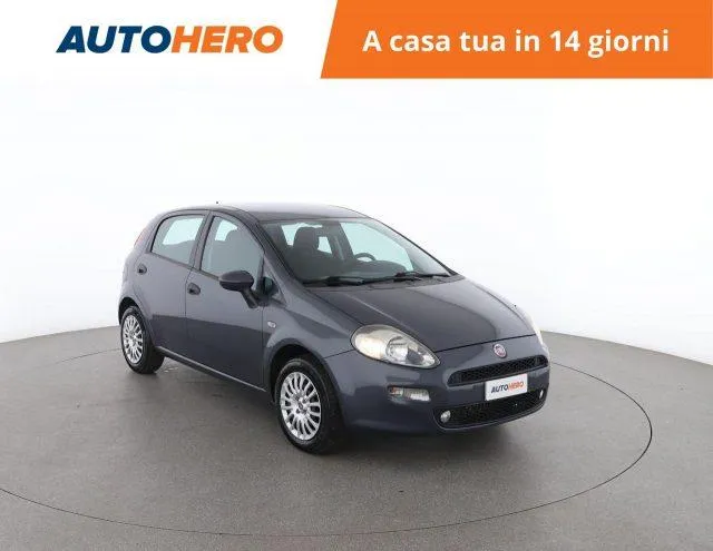 FIAT Punto 1.3 MJT II 75 CV 5p. Street Image 6